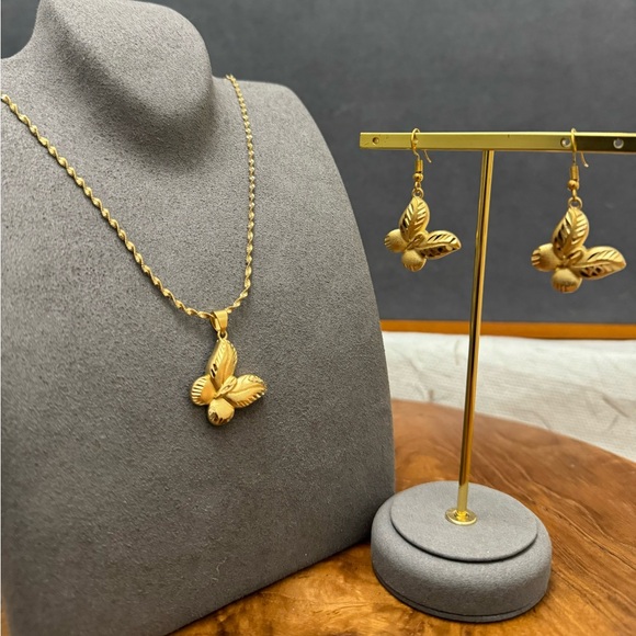 Butterfly jewelry Set, Gold Jewelry Set, Jewelry Set for Women, gift For Her - Picture 2 of 5